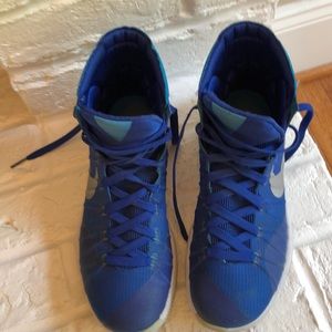 Nike Hyperdunk in royal blue